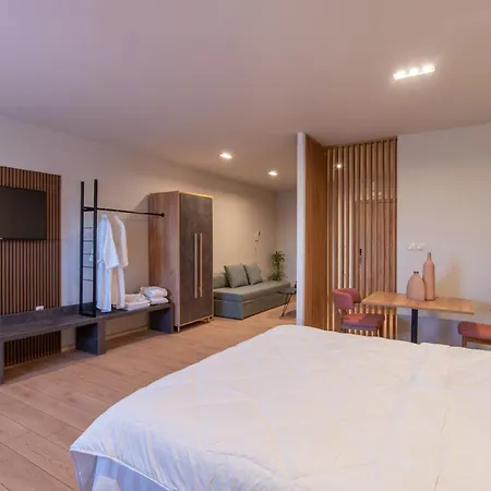 Kosmapolitan 3* Messíni