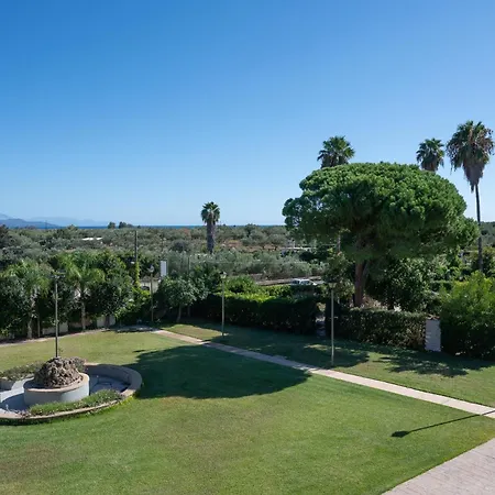 호텔 Kosmapolitan 3*