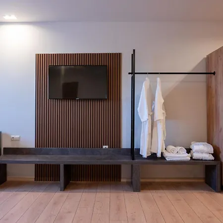 Kosmapolitan 호텔 3*