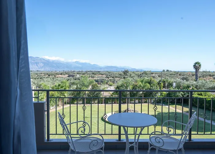 Kosmapolitan Hotel Messíni